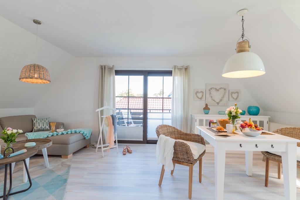 Ferienwohnungen Haus Am Strand Zingst Exterior foto